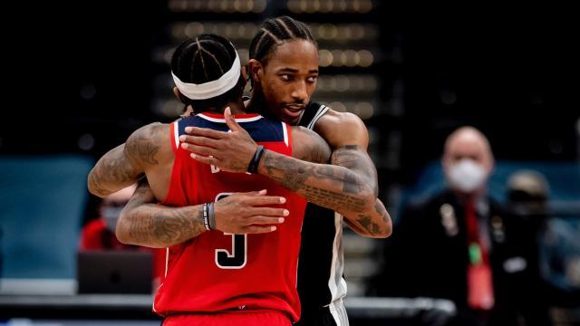 kaiyun login-喜忧参半！德罗赞发威助马刺三连胜 怀特中途伤退